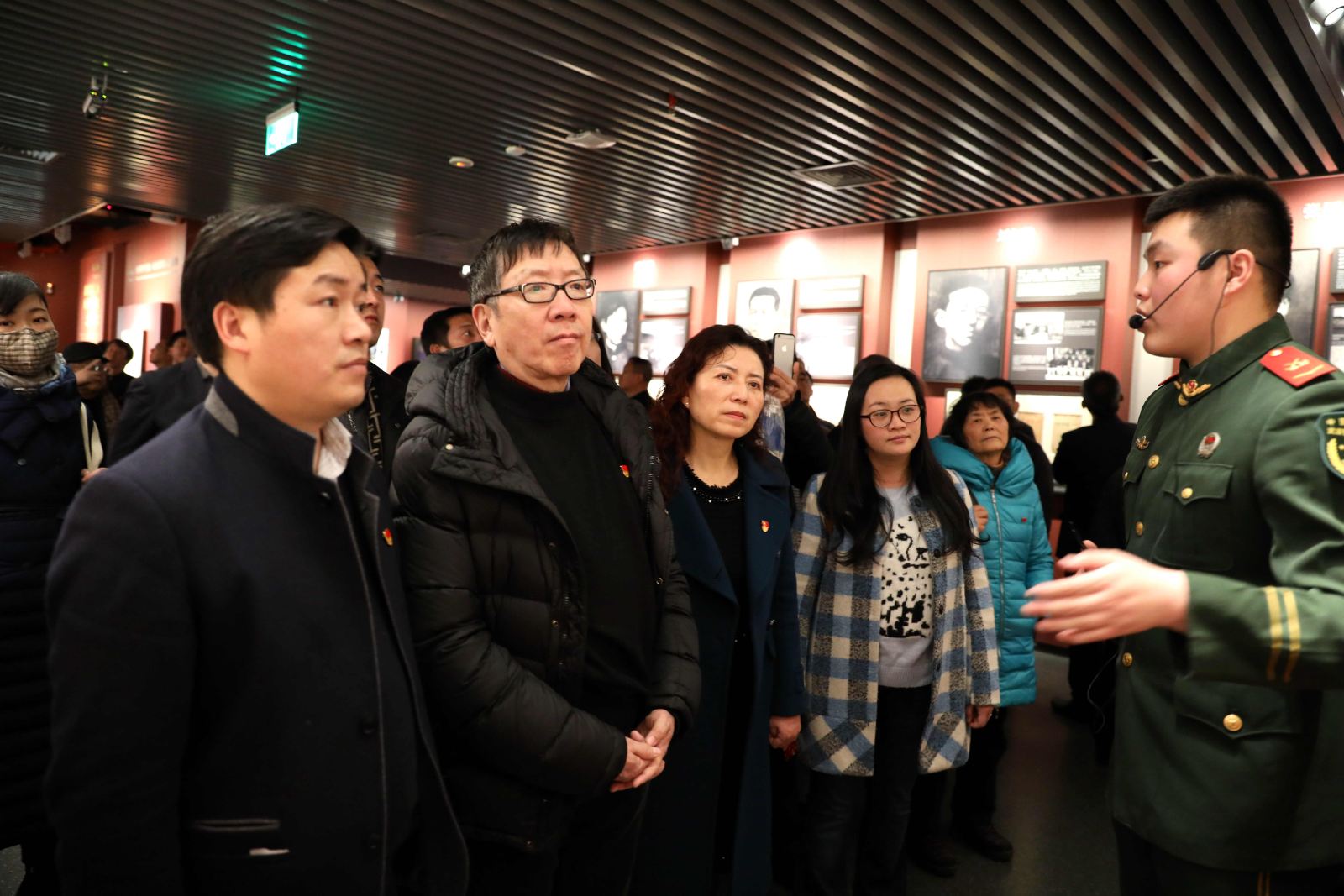 不忘初心，继续前行——计算机科学与公司党委委员瞻仰中共一大会址重温入党誓词