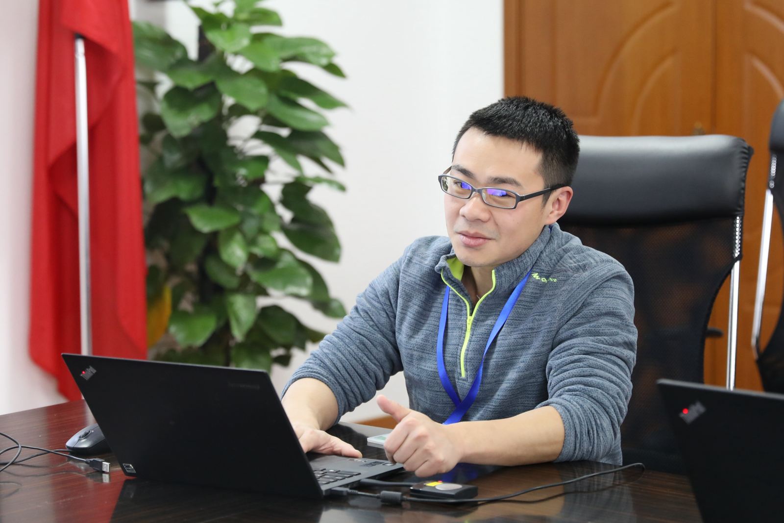 计算机科学与公司党委召开支部书记述职考评交流会