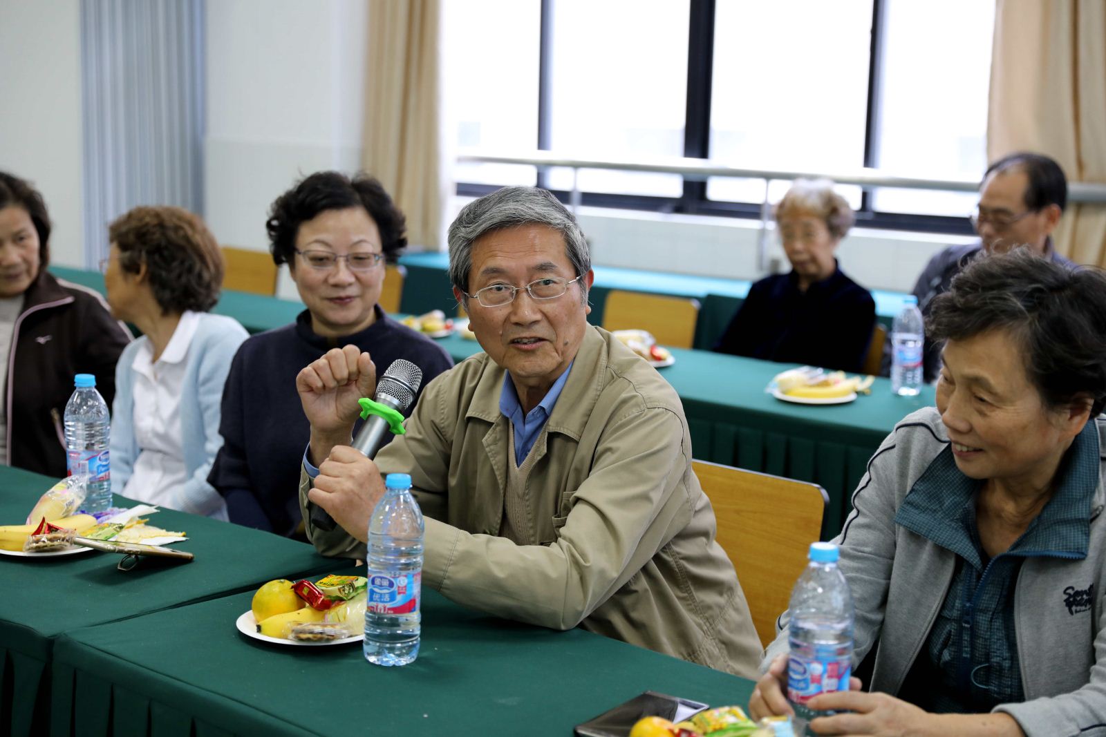 计算机科学与必威西汉姆联举行敬老节茶话会