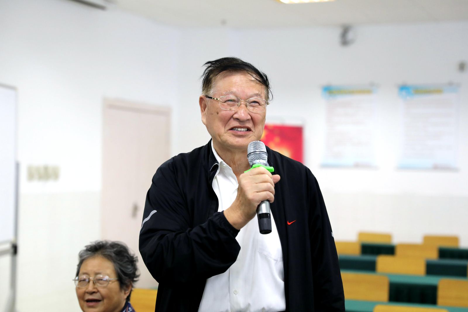 计算机科学与必威西汉姆联举行敬老节茶话会