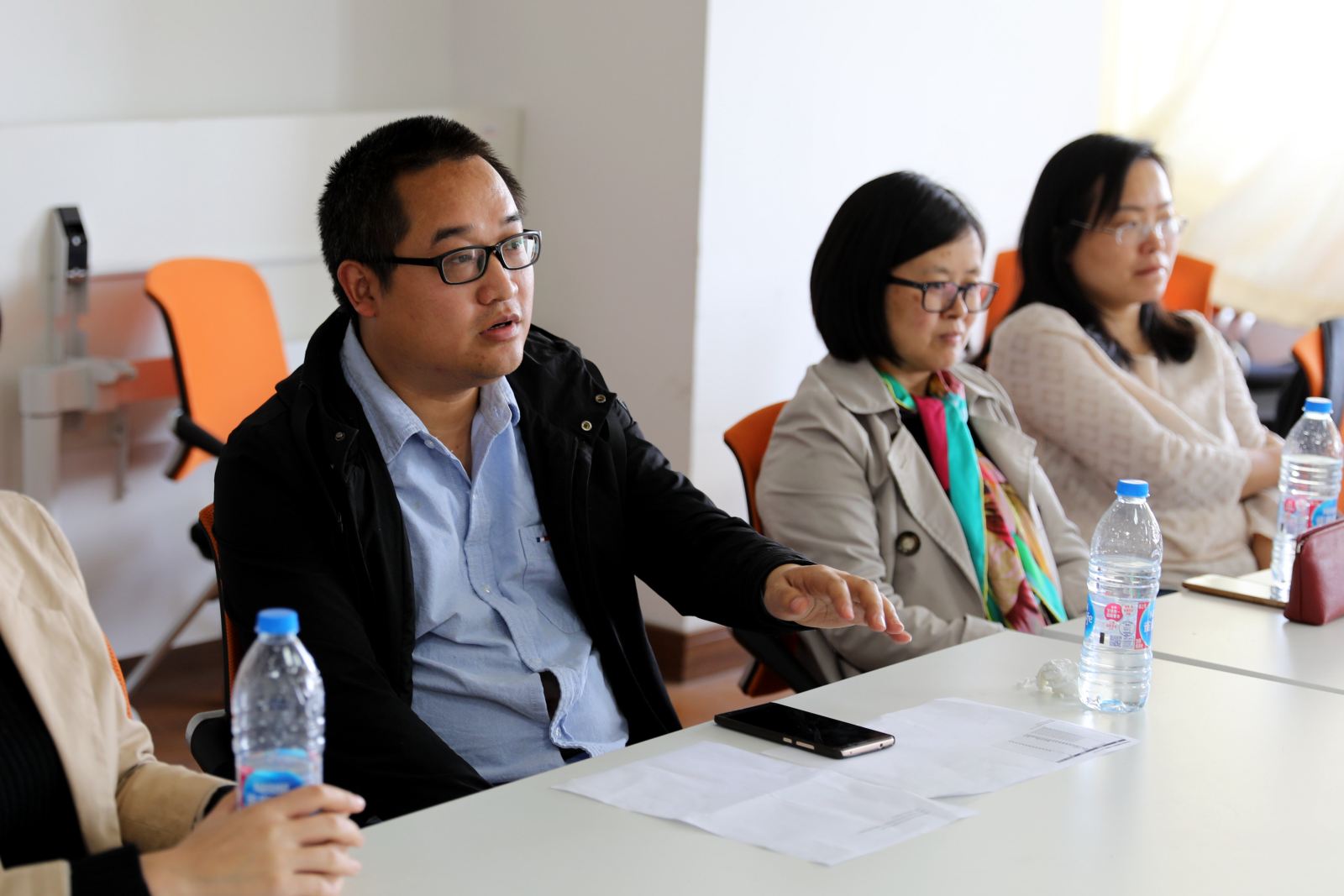 计算机科学与必威西汉姆联举行青年教师座谈会