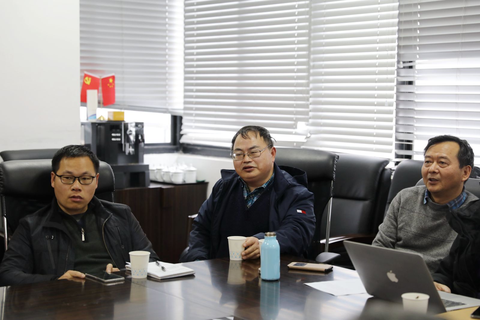 计算机科学与公司召开教授座谈会