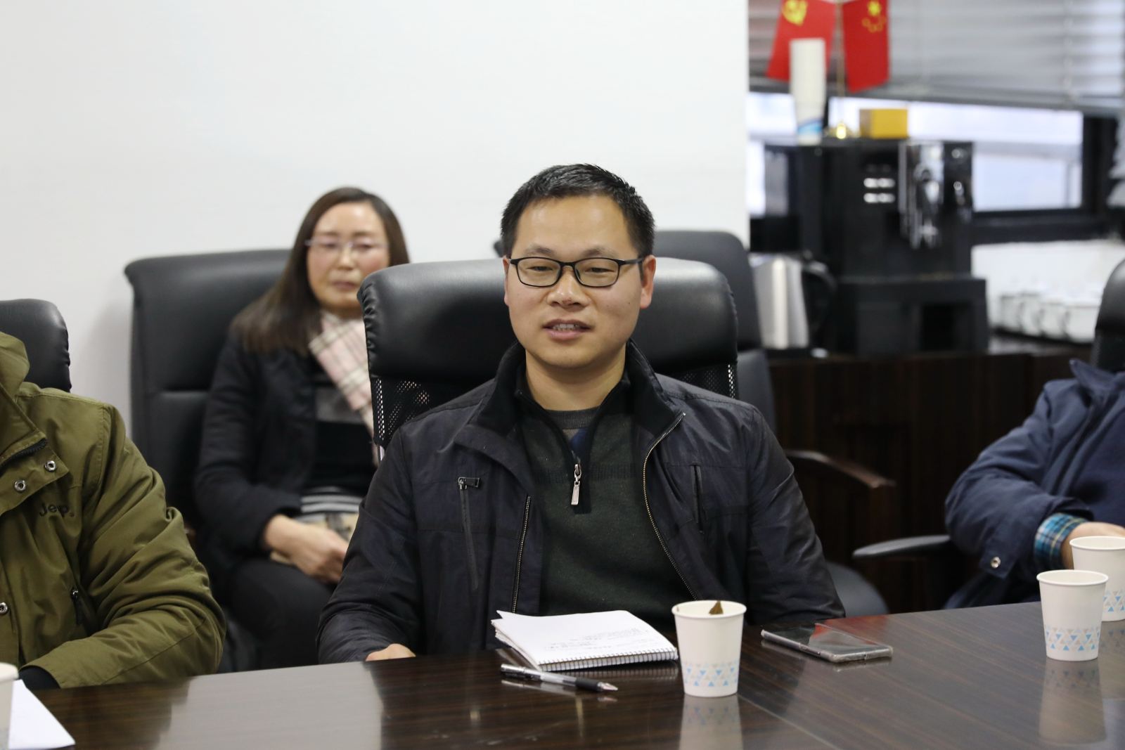 计算机科学与公司召开教授座谈会