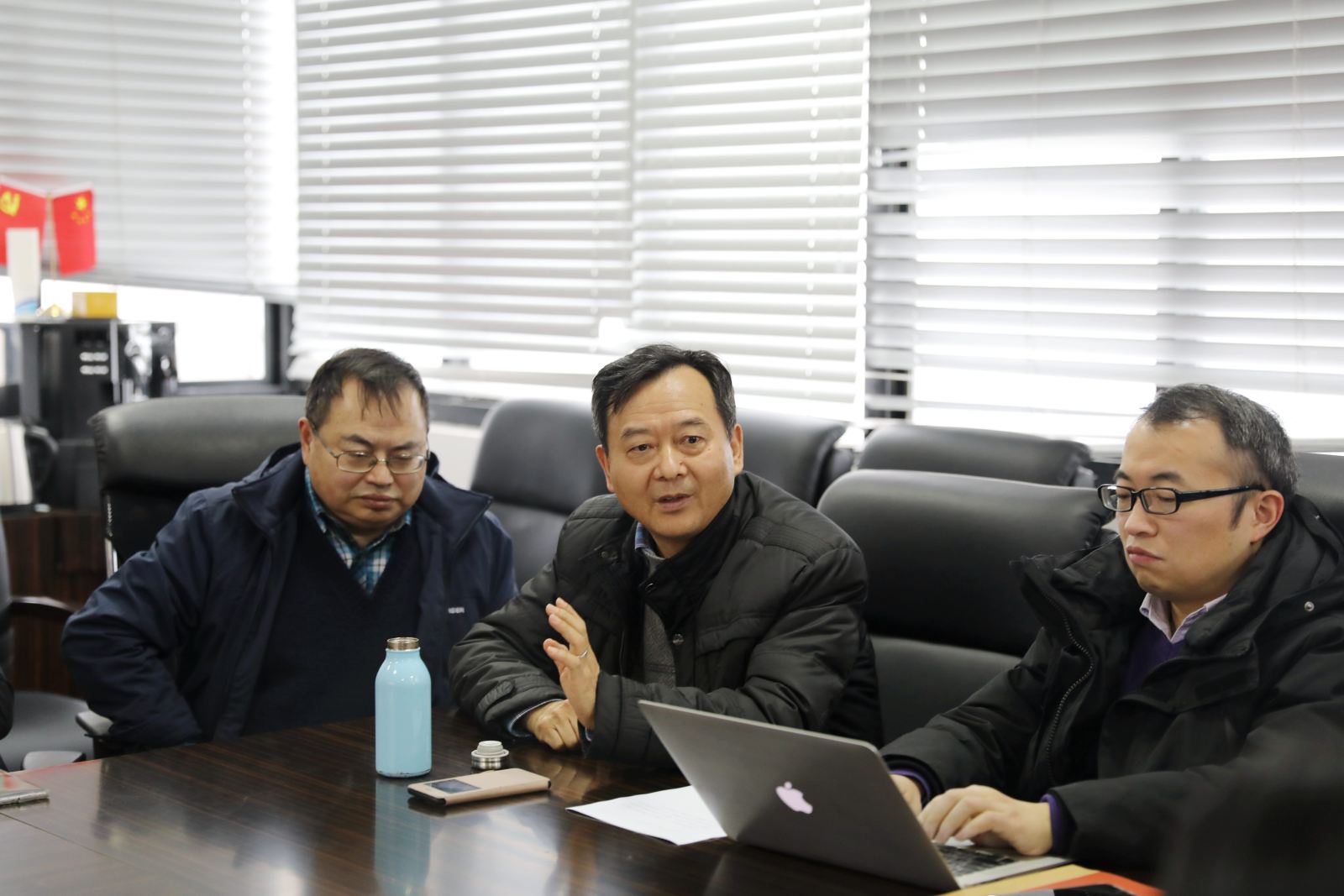 计算机科学与公司召开教授座谈会