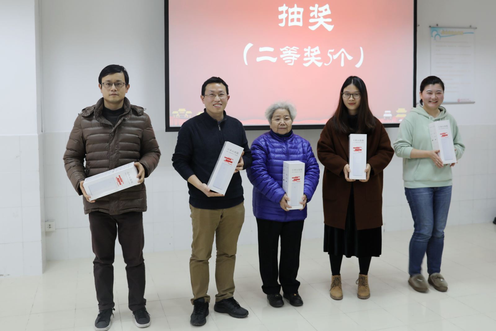 知否知否，计软公司新老教师共度2019新年茶话会！