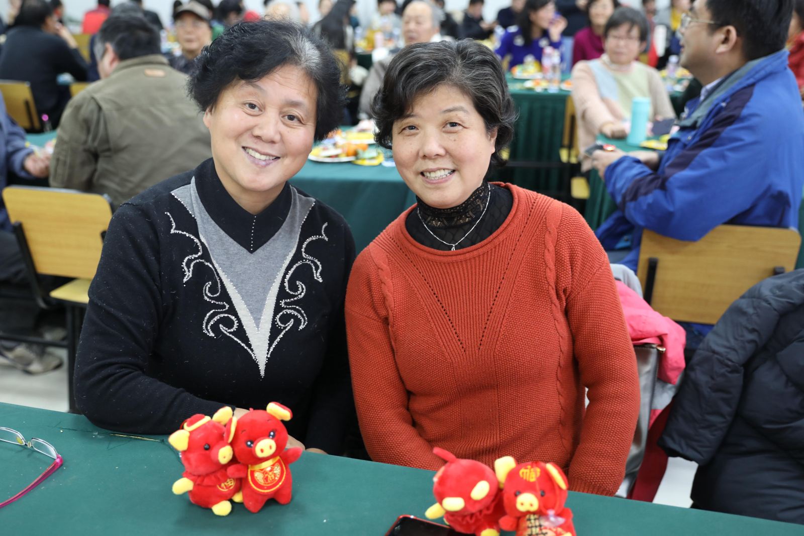 知否知否，计软公司新老教师共度2019新年茶话会！