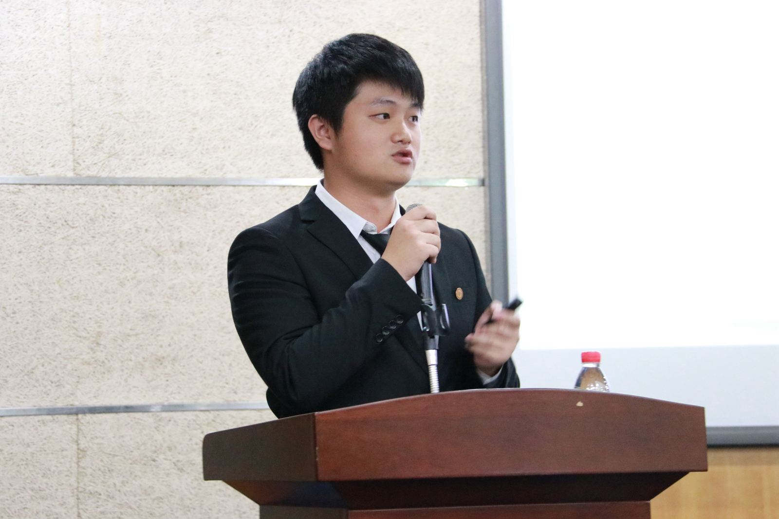 计软公司召开2019年员工代表大会
