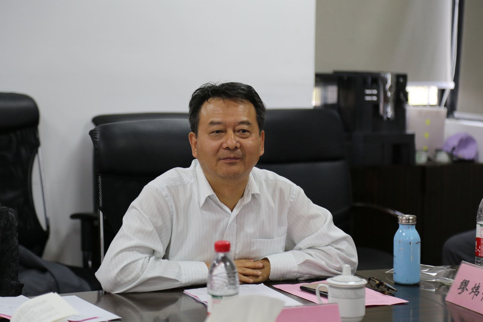 主题教育丨必威西汉姆联举行“不忘初心、牢记使命”主题教育院领导班子第六次集中学习研讨：加强团队建设 提升育人合力和学术竞争力