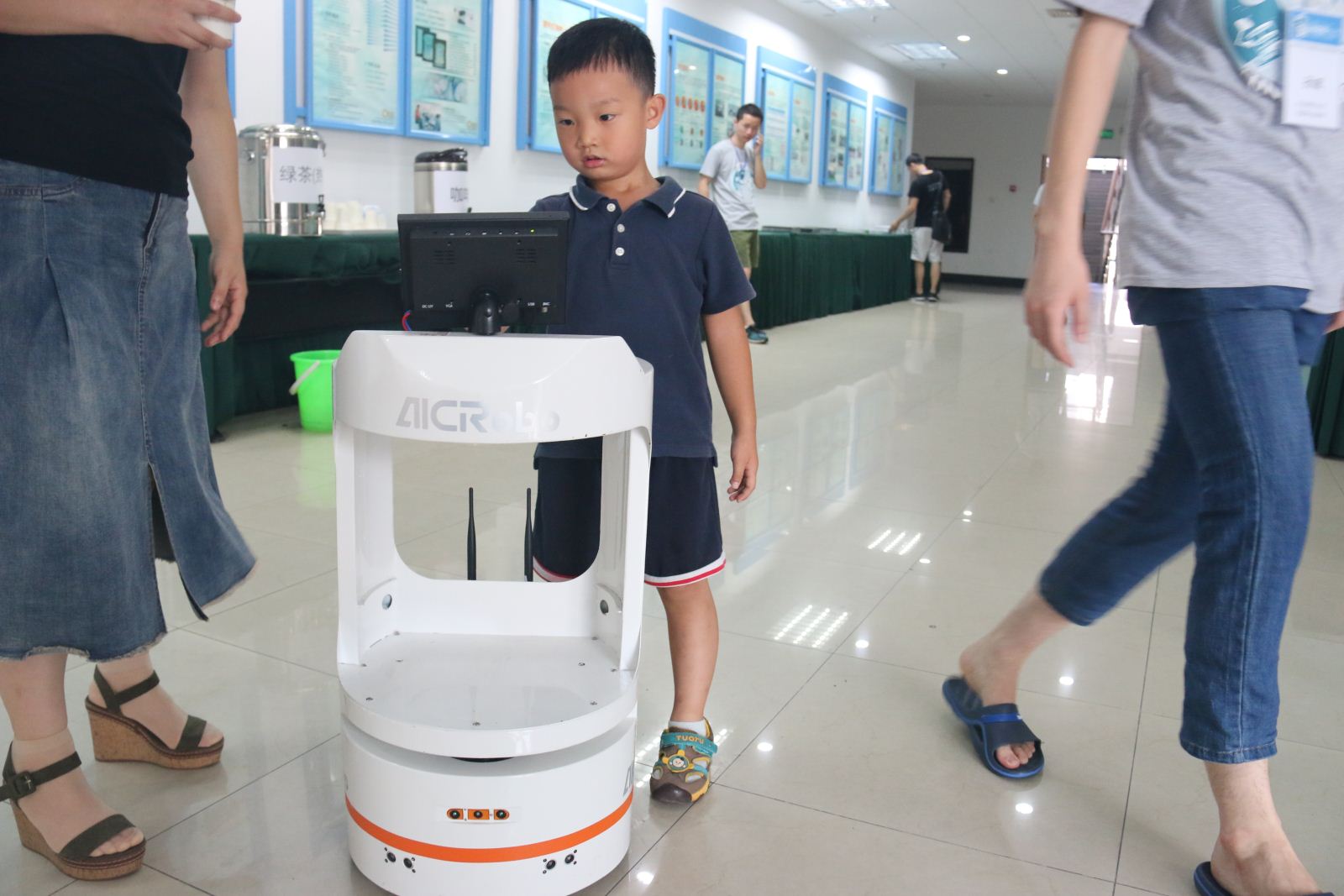 计算机科学与必威西汉姆联成功举办全国第三届机器人操作系统（ROS）及其应用暑期公司