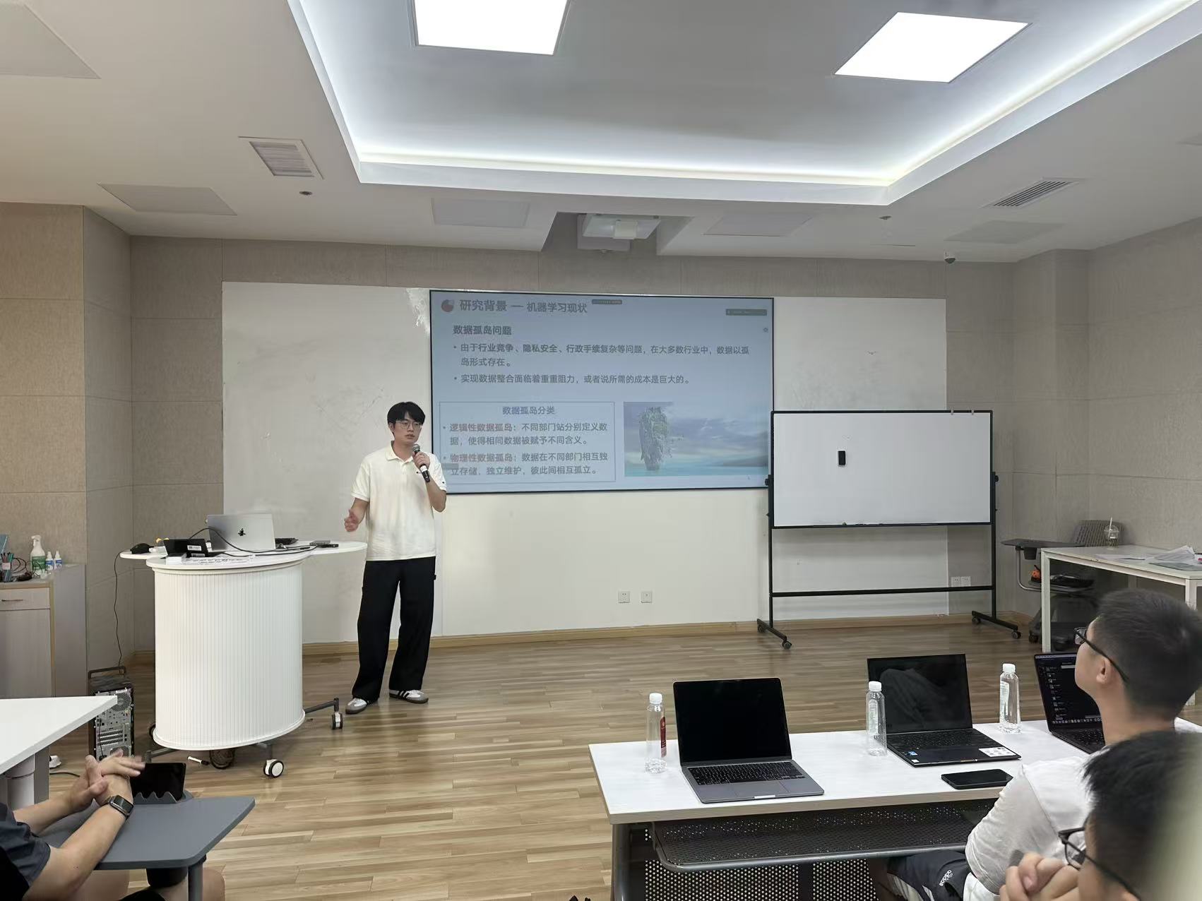 微信图片_20251004233834.jpg